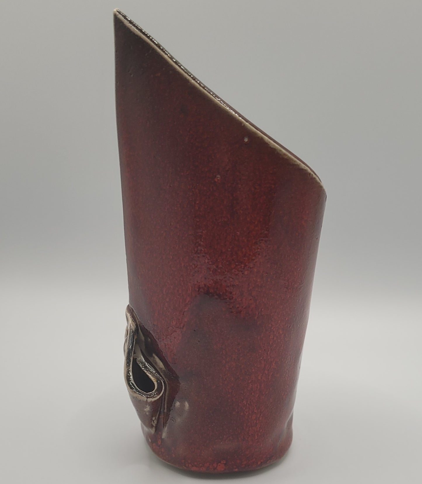 Vase Design - Vue arrière de la pièce en grès étanche pour bouquets