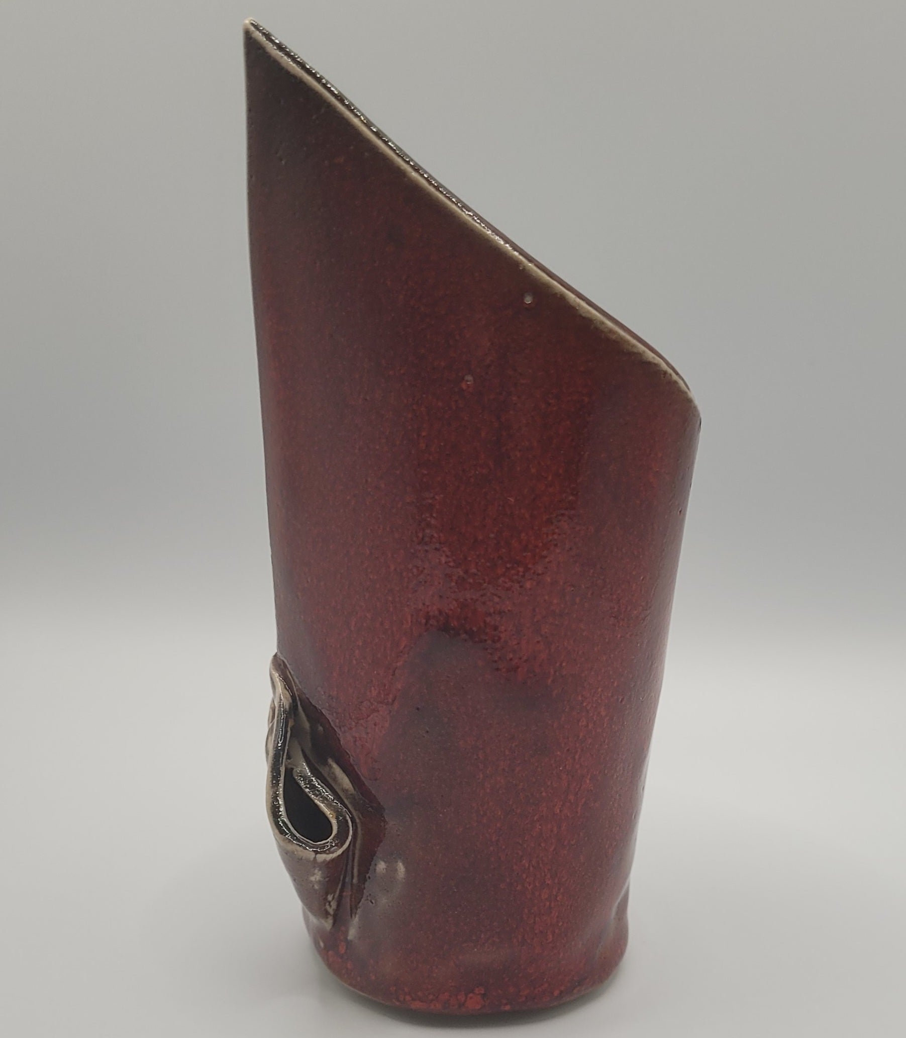 Vase Design - Vue arrière de la pièce en grès étanche pour bouquets