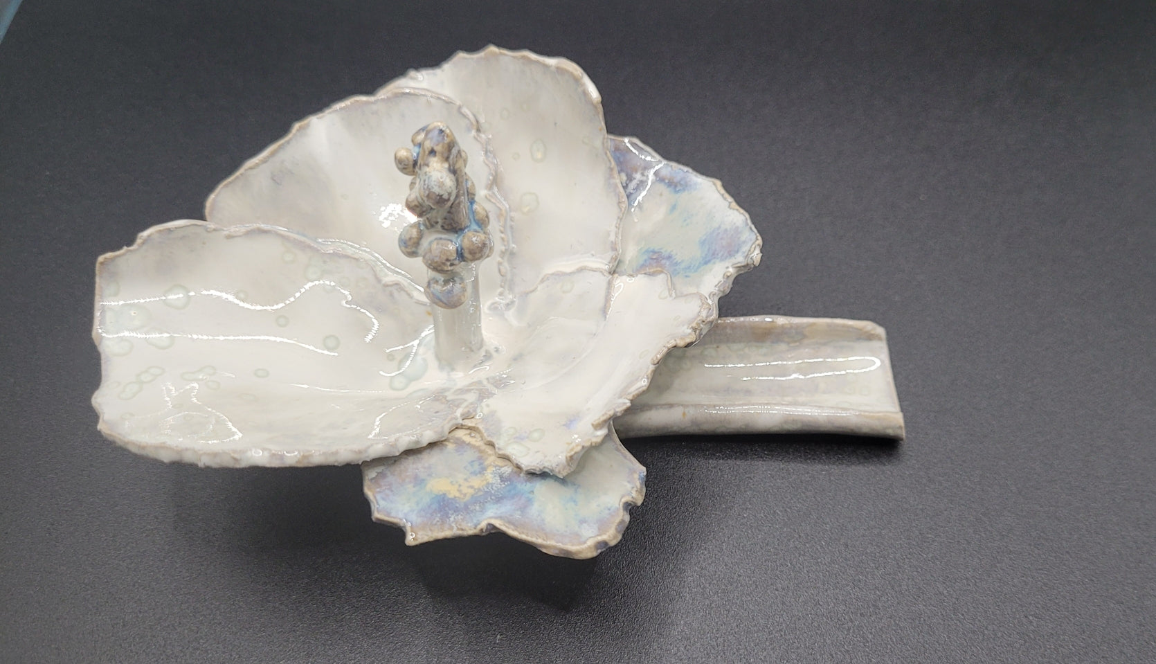 Porte-Nom Floral - Grès émaillé artisanal motifs floraux vue de face