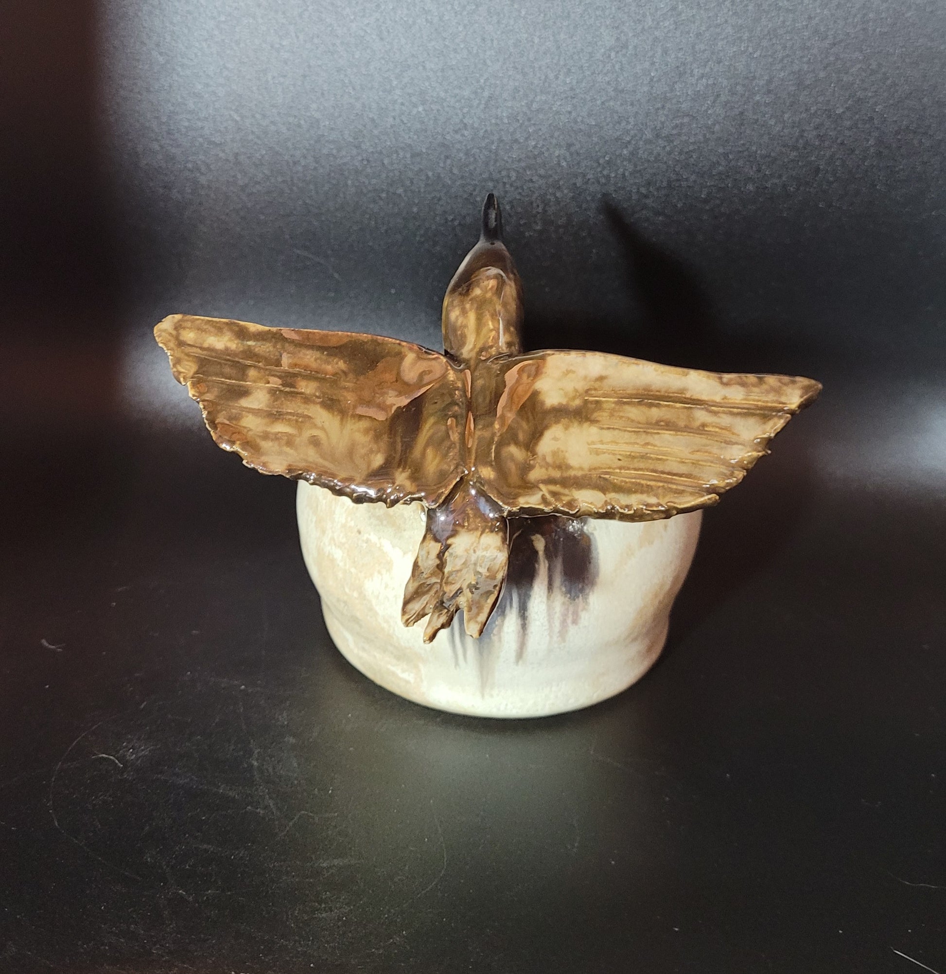 Pot Colibri - Vue arrière de la pièce artisanale pour succulentes