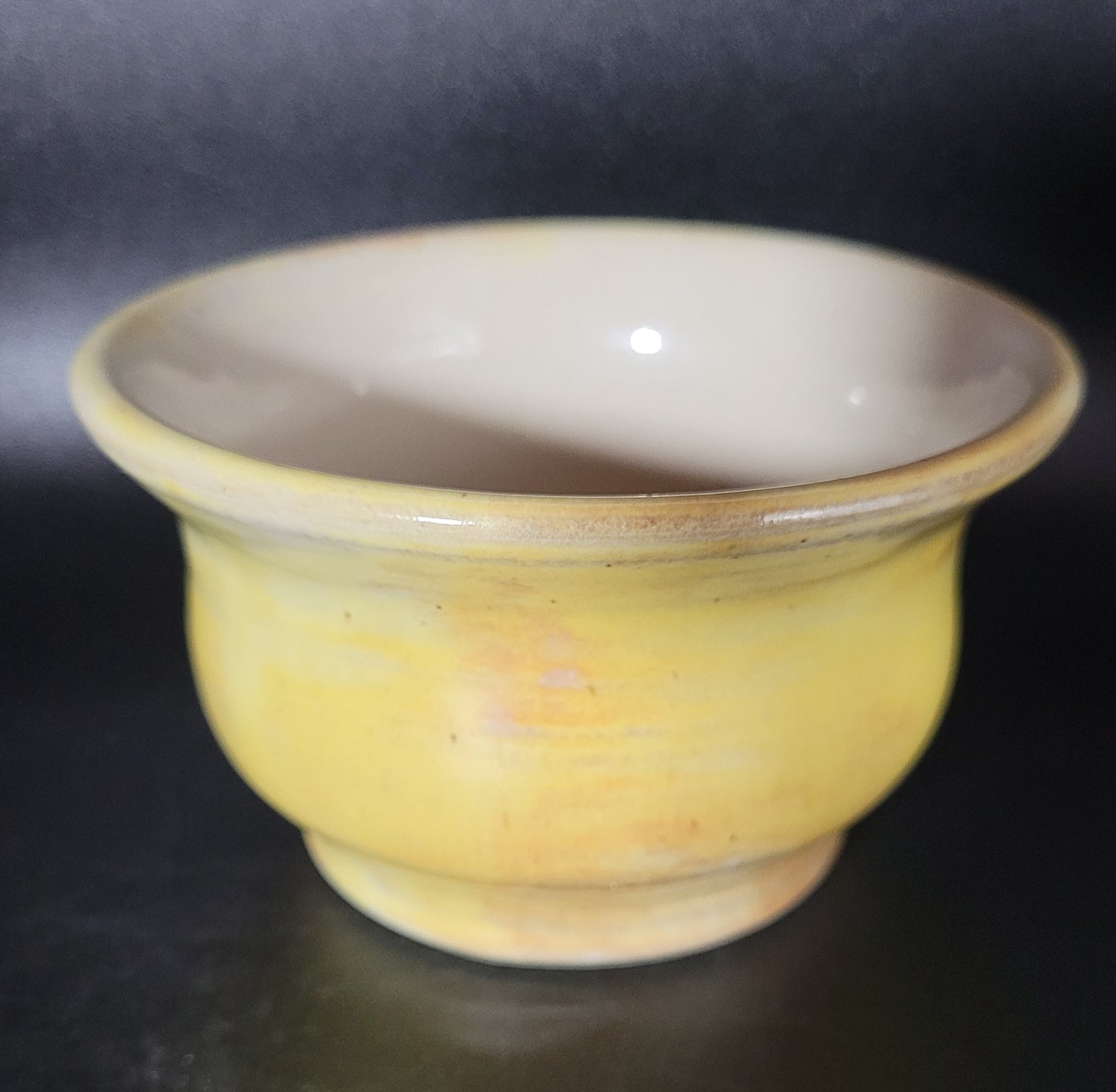 Pot Décoration Intérieur - Autre angle du pot beige doré 6 cm x 10 cm