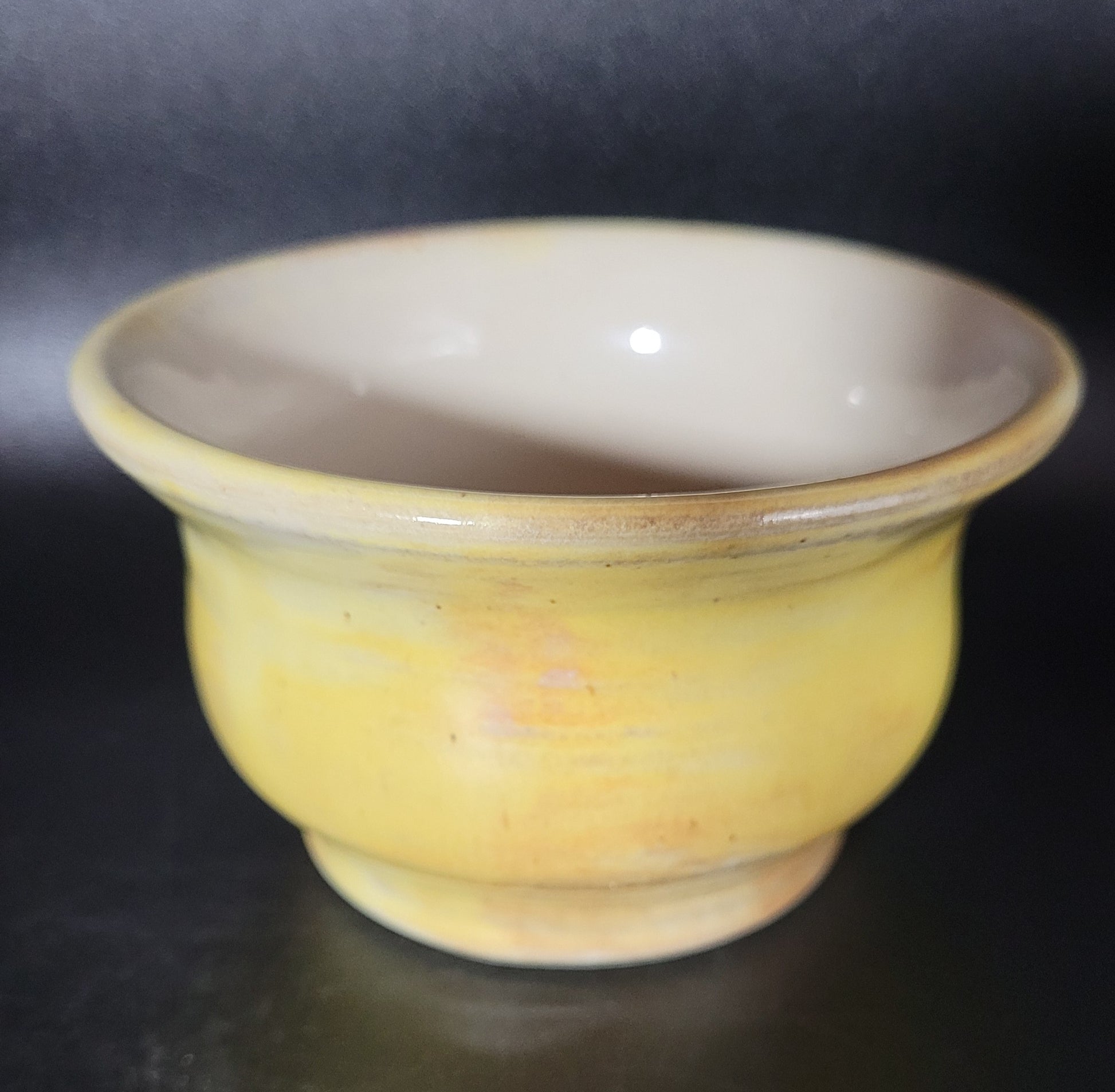 Pot Décoration Intérieur - Autre angle du pot beige doré 6 cm x 10 cm