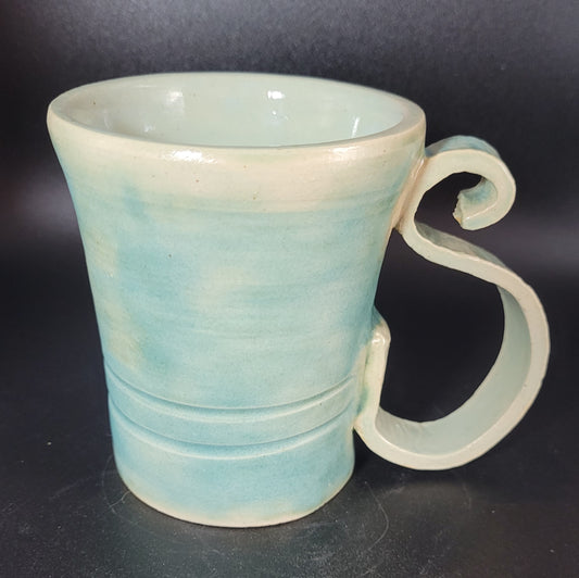 Tasse Vert d'Eau - Grès émaillé artisanal avec anse ergonomique vue de face